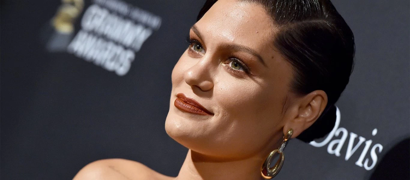 Η Jessie J πόζαρε γυμνή και γιόρτασε τα 33α γενέθλια της (φωτό)